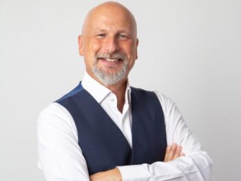 <b>Heliocentric Astrology and the Year Ahead with Öner Döşer</b><br/> November 23, 2024 10:00 am